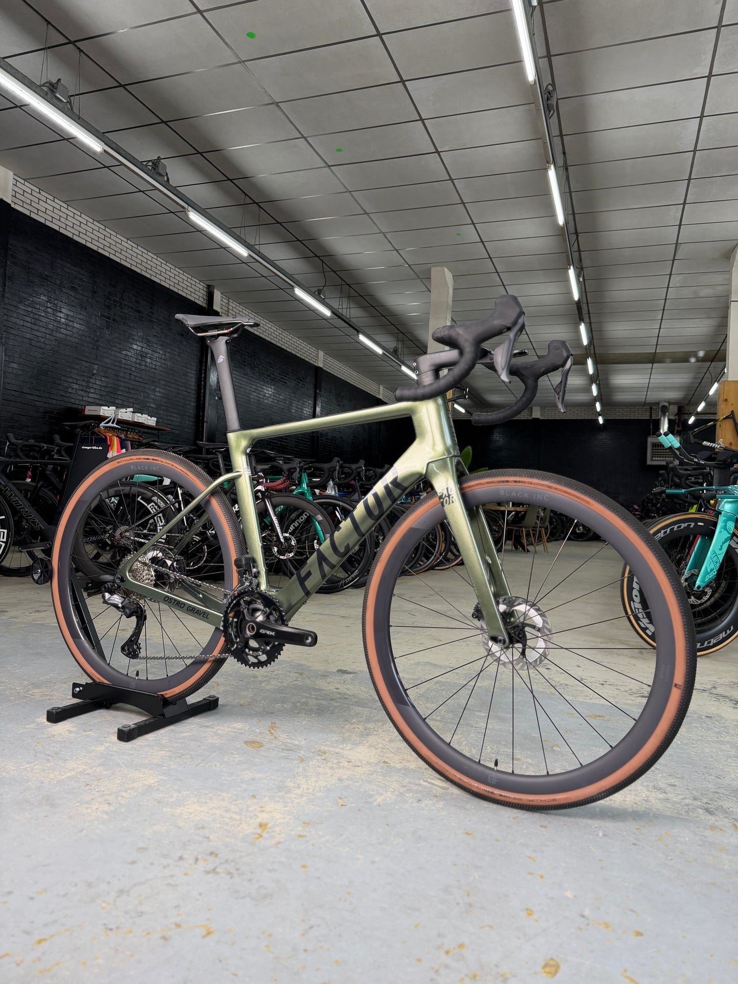 NIEUW Factor Ostro Gravel GRX Di2 Gravel Fiets