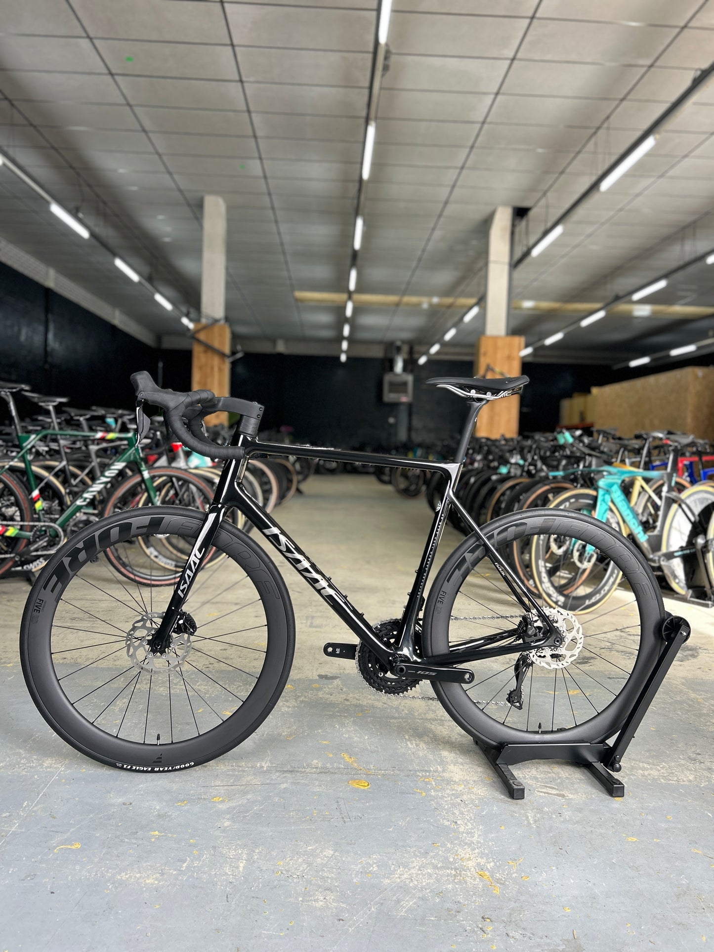 NIEUW Isaac Element Di2 Carbon Racefiets