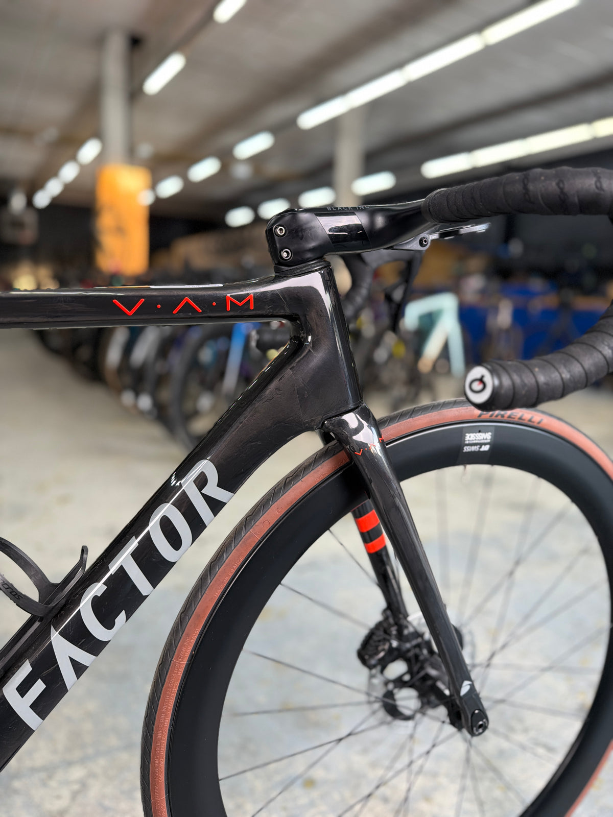 Factor O2 VAM Di2 Carbon Racefiets