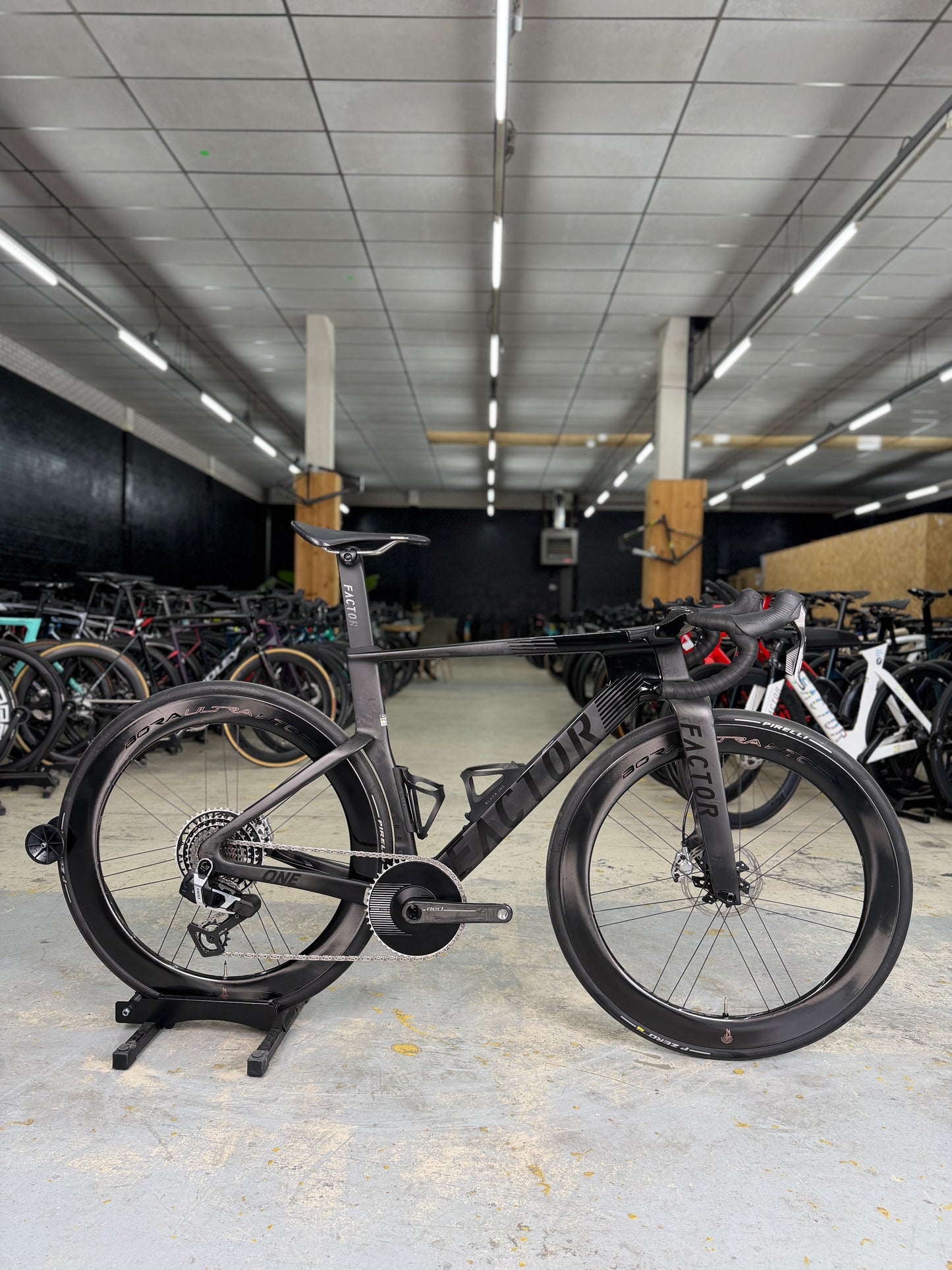 250km Factor ONE SRAM Red eTap Carbon Racefiets