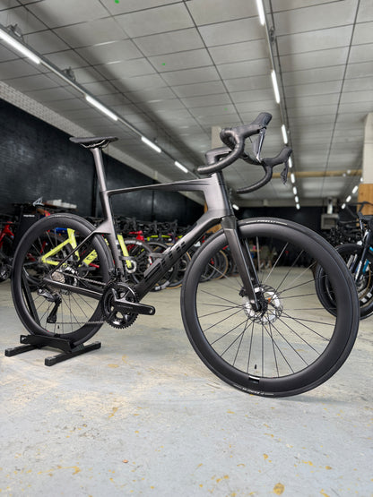 NIEUW BMC Teammachine R01 FOUR Di2 Carbon Racefiets