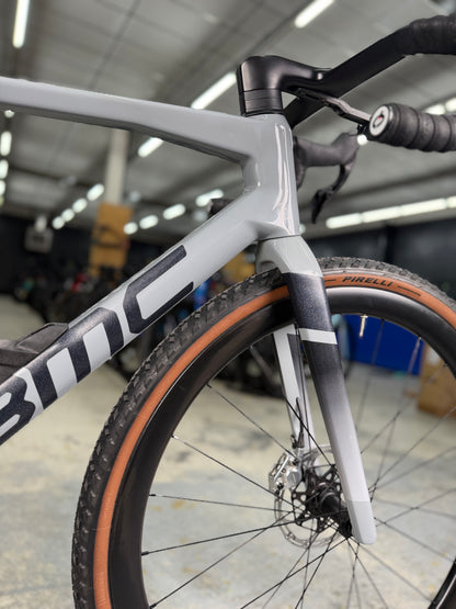 BMC Kaius 01 ONE SRAM RED eTap Gravel Fiets