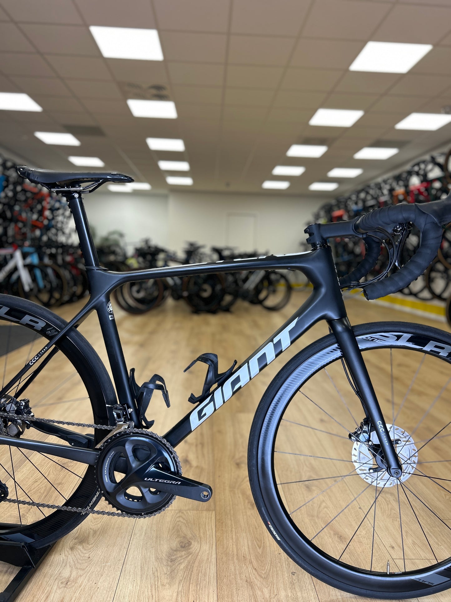 Giant TCR Disc Team CCC Carbon Racefiets