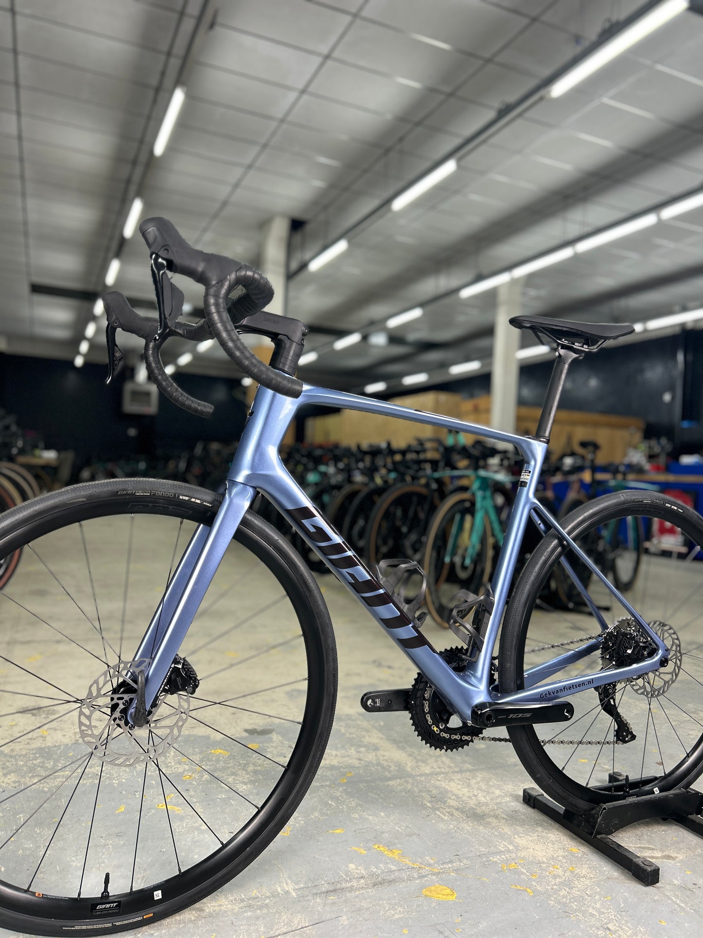 NEW Giant Defy Advanced Di2 Carbon Road Bike