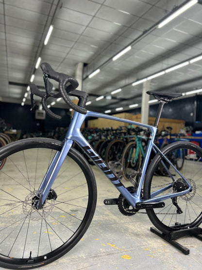 NEW Giant Defy Advanced Di2 Carbon Road Bike