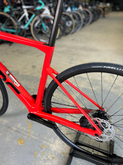 NEW BMC Teammachine SLR Di2 Carbon Road Bike