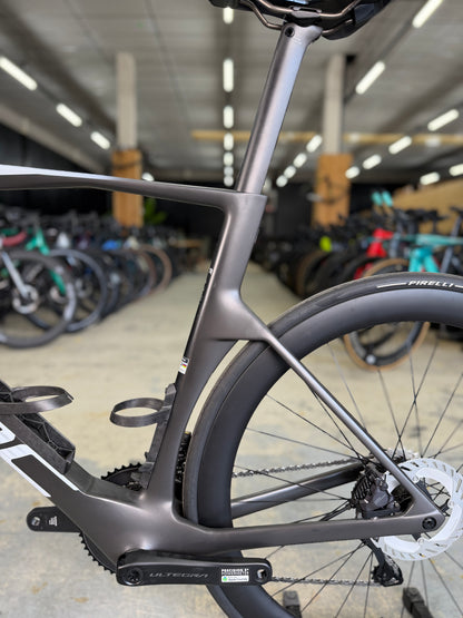 NIEUW BMC TeamMachine R01 LTD Di2 Carbon Racefiets