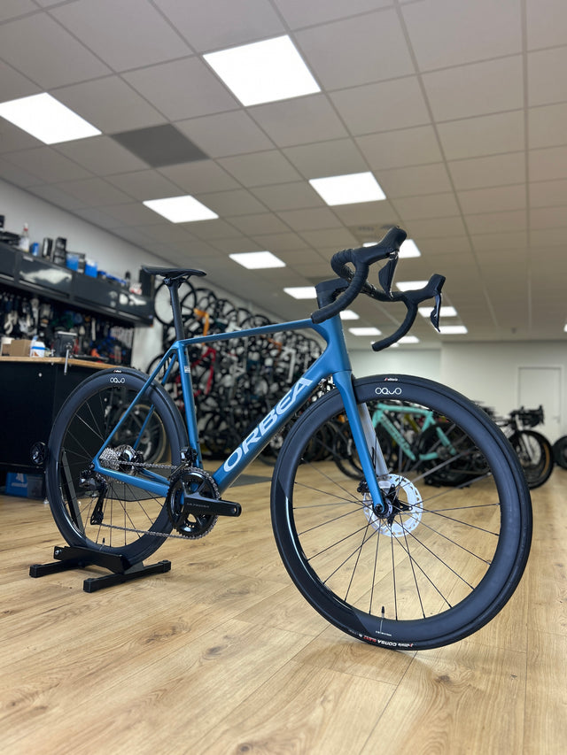 0km Showroom Model Orbea Orca M20iTEAM Di2 Carbon Racefiets