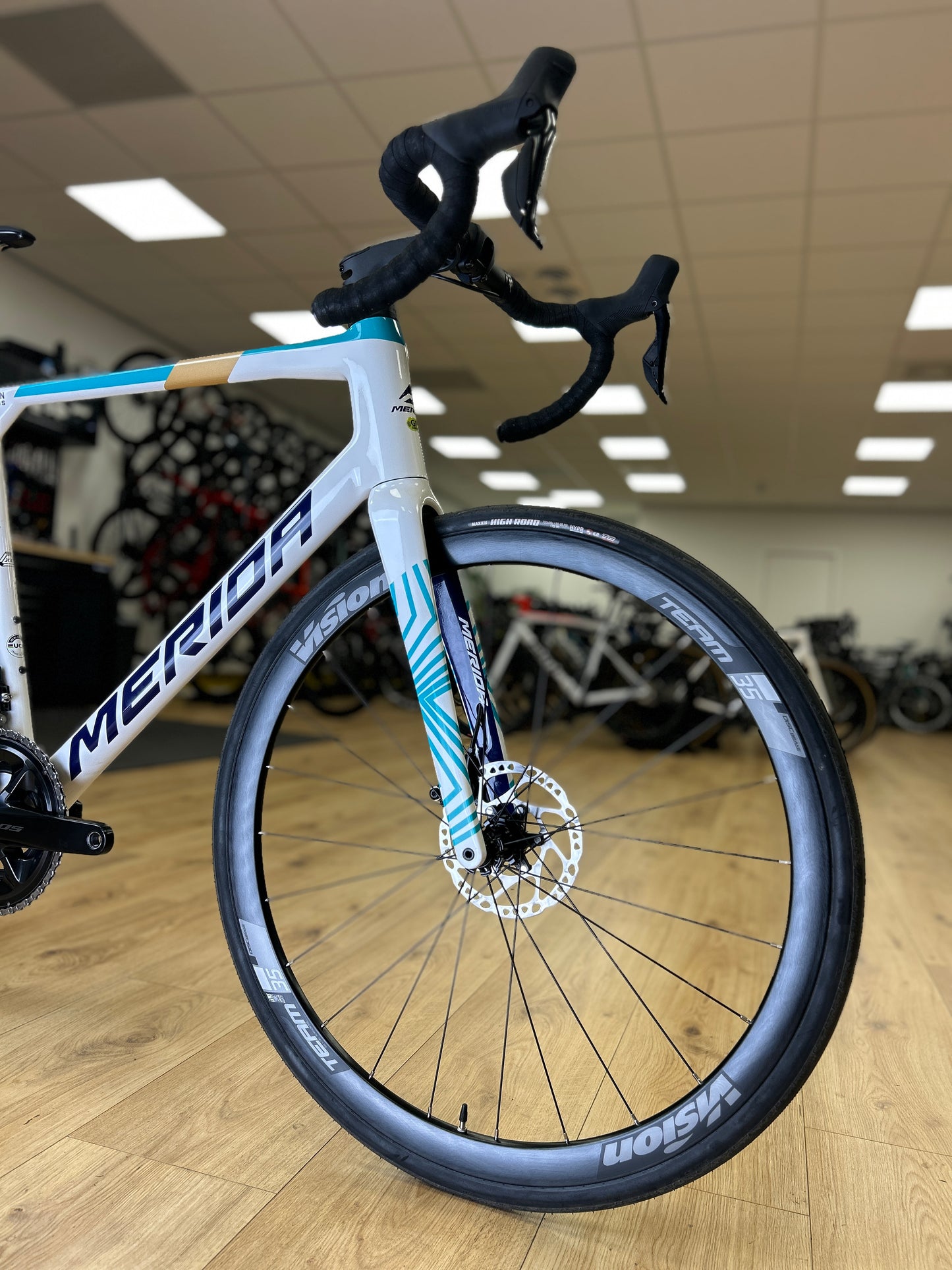 SHOWROOM MODEL 0km Merida Scultura 5000 Di2 Carbon Racefiets