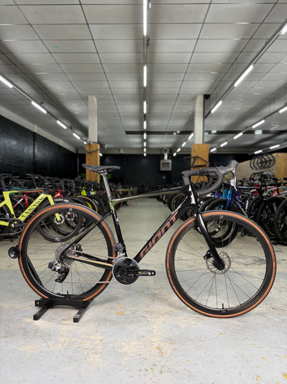 Giant Defy Advanced AXS Carbon Racefiets
