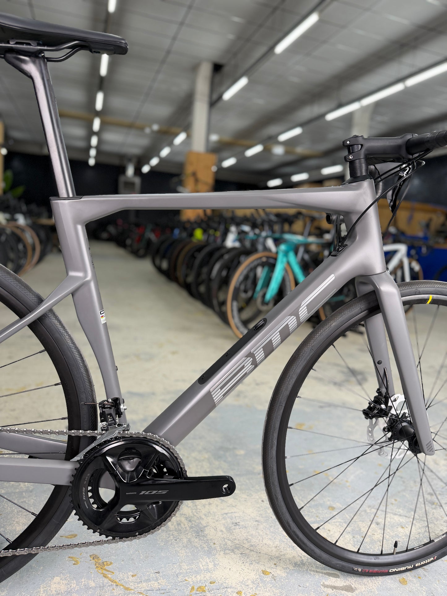 NIEUW BMC Roadmachine FIVE Carbon Racefiets