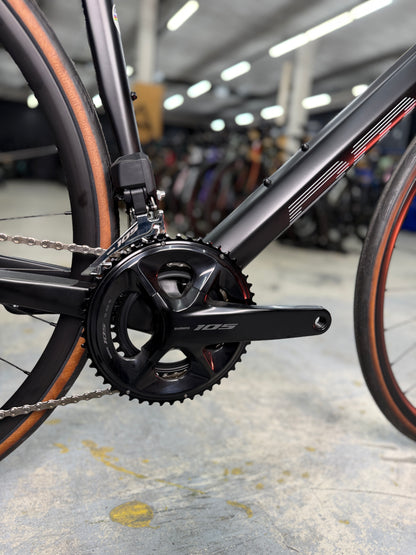 NIEUW BMC Roadmachine Five Di2 Carbon Racefiets