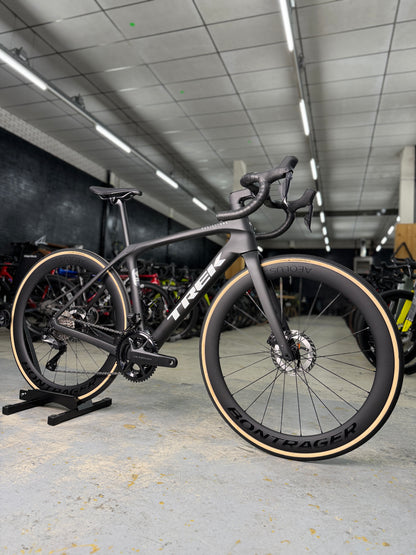 SHOWROOM Trek Domane SLR Di2 Carbon Racefiets