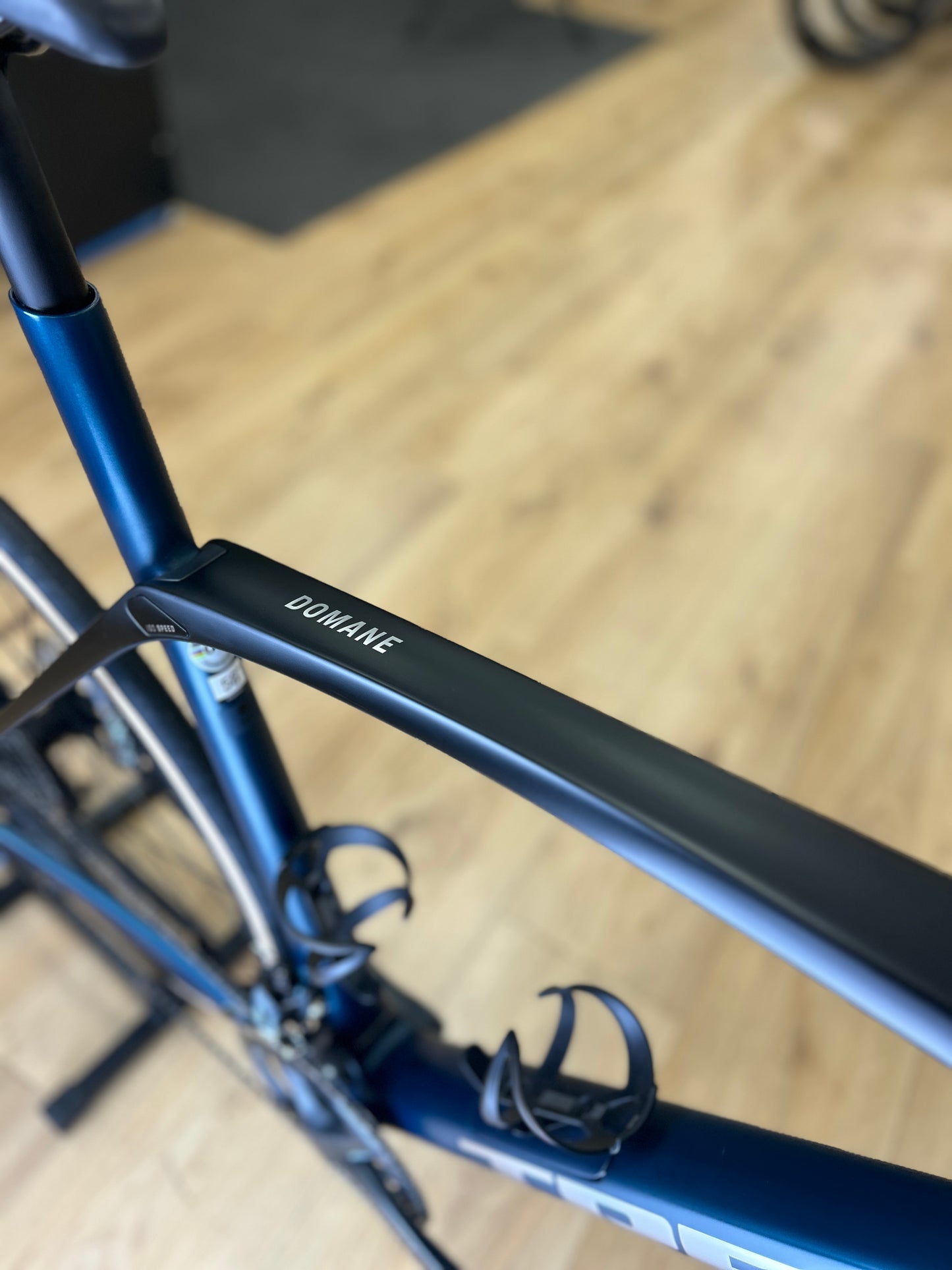 Trek Domane SL6 Disc Carbon Road Bike