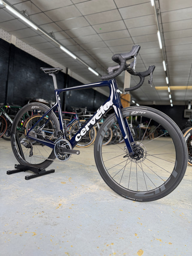 Cervélo Caledonia-5 Red eTap Carbon Road Bike