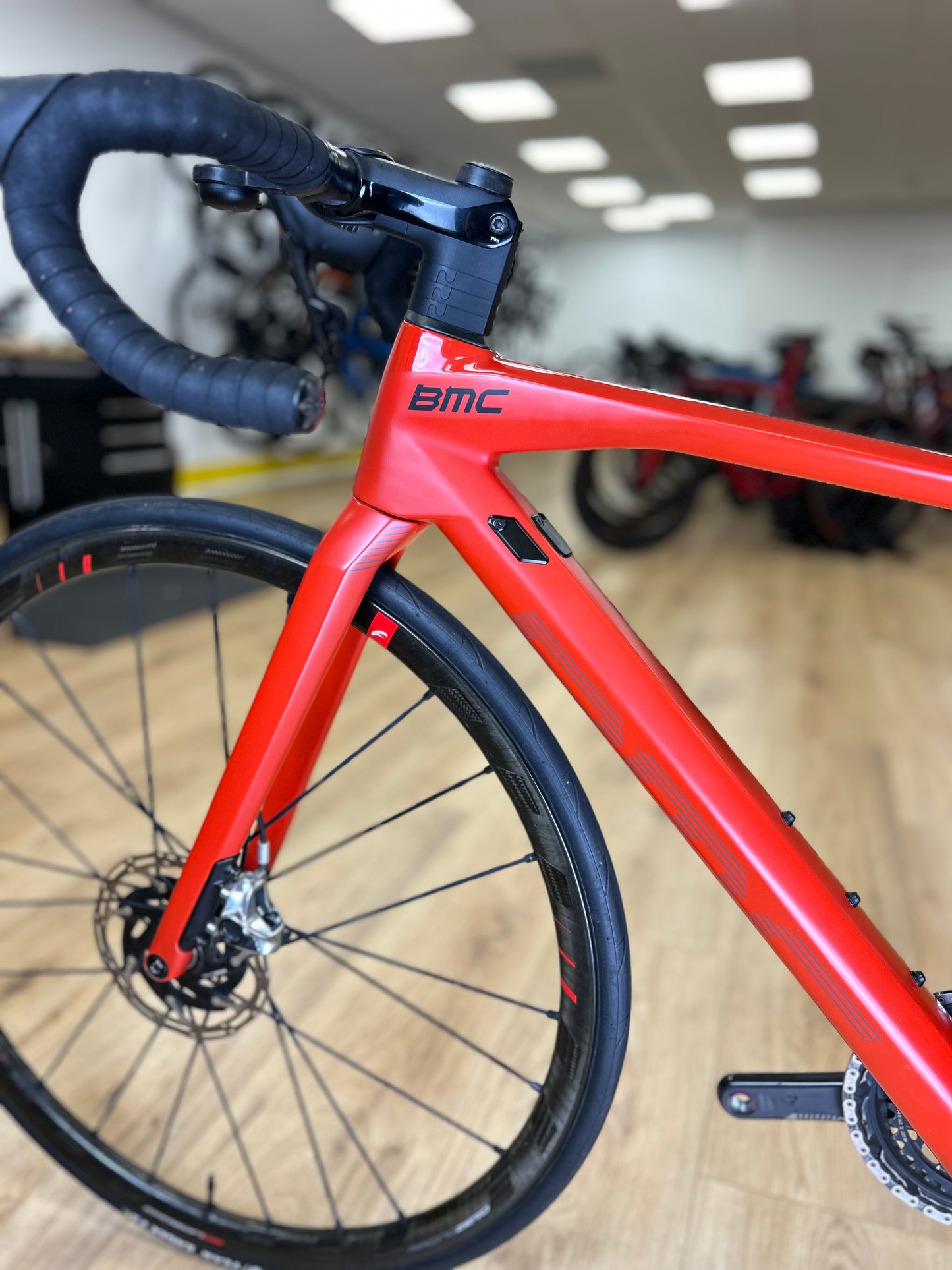 BMC Road Machine 01 Red AXS Carbon Disc Racefiets