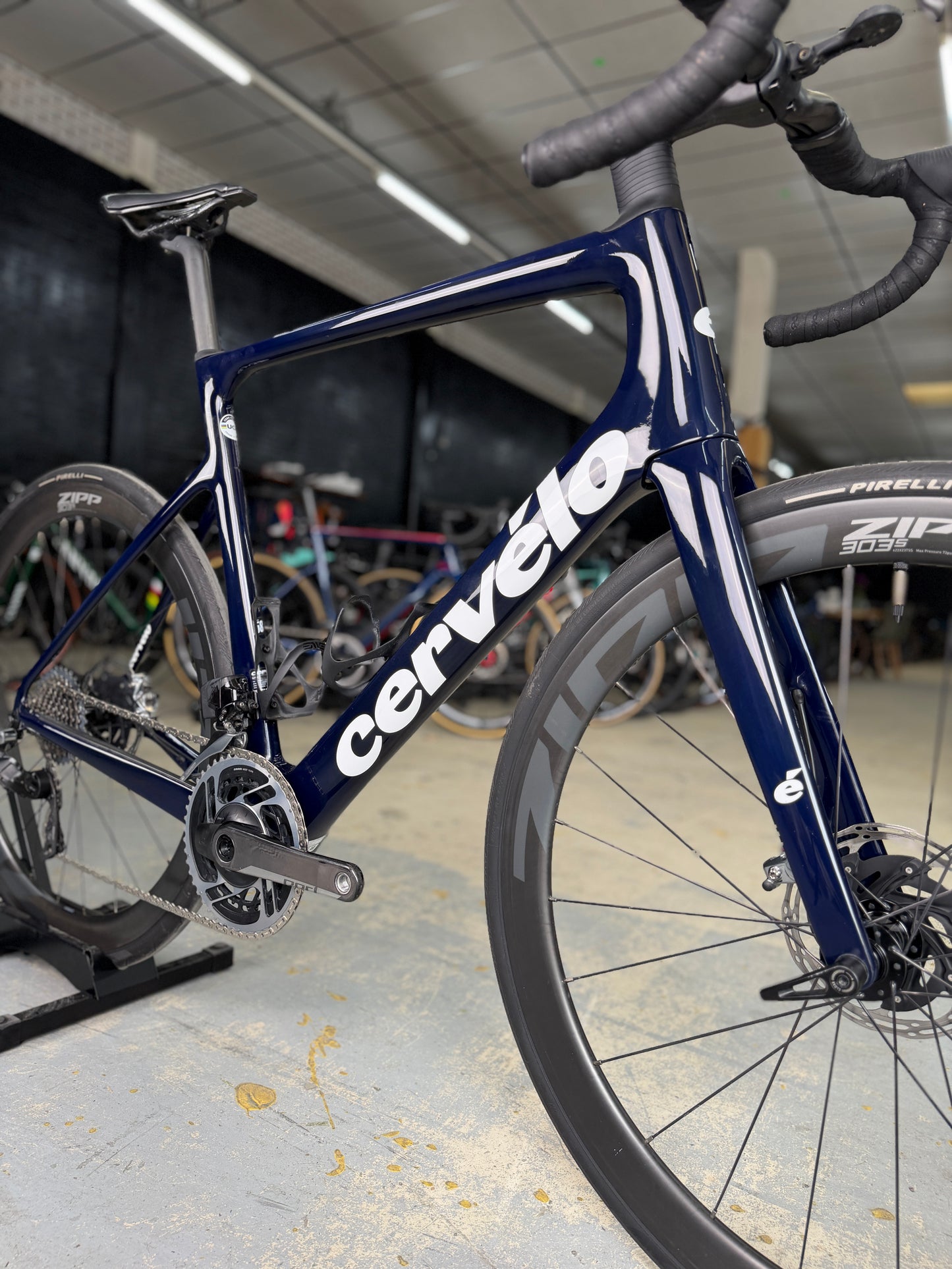 Cervélo Caledonia-5 Red eTap Carbon Road Bike