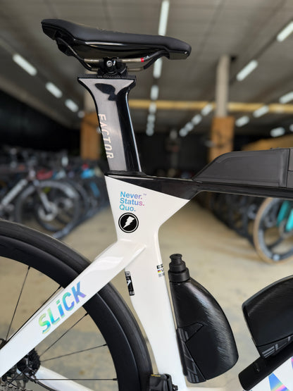 Demo Factor SLiCK Di2 Carbon TT