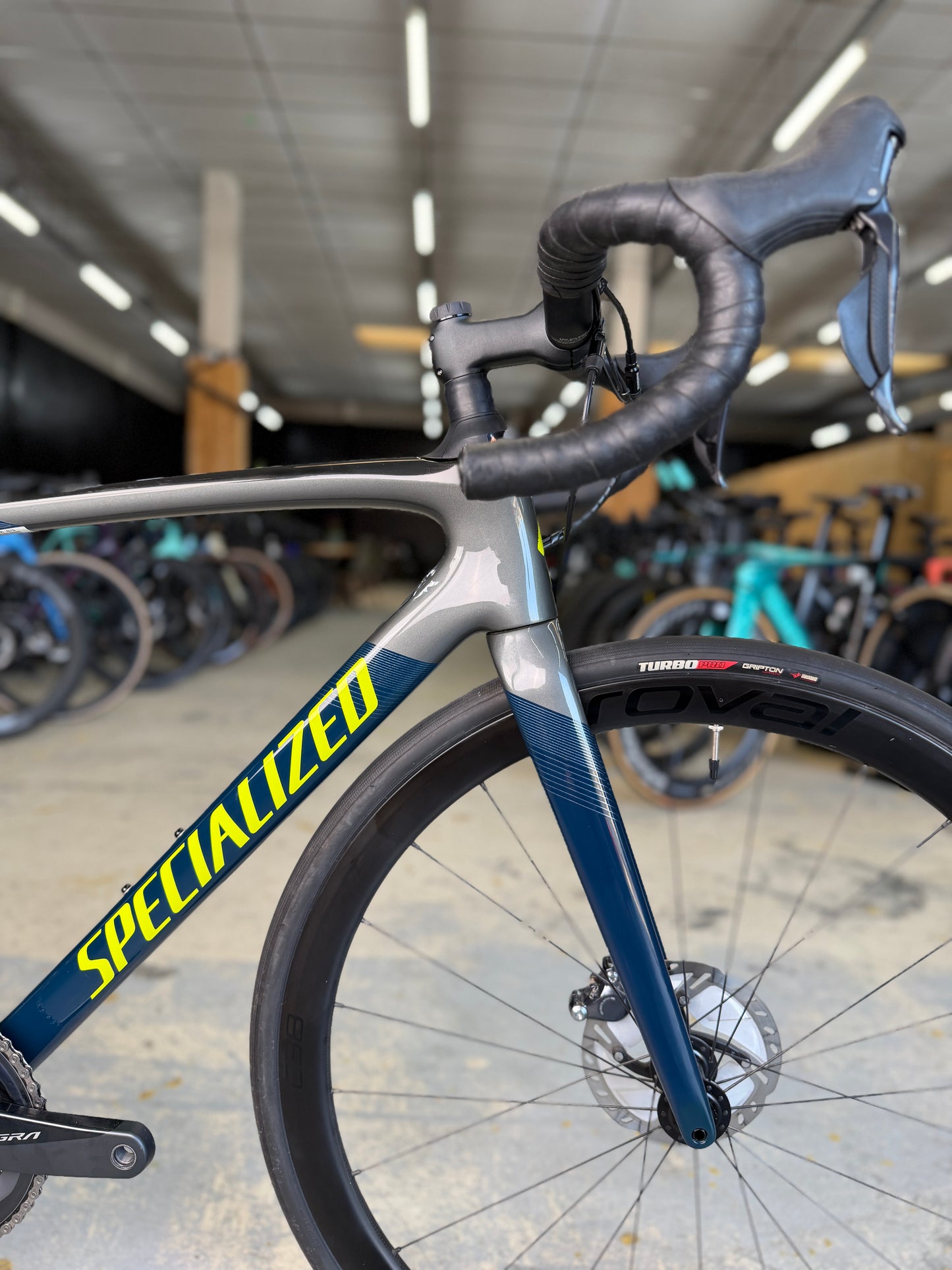 Specialized Roubaix Expert Di2 Carbon Racefiets