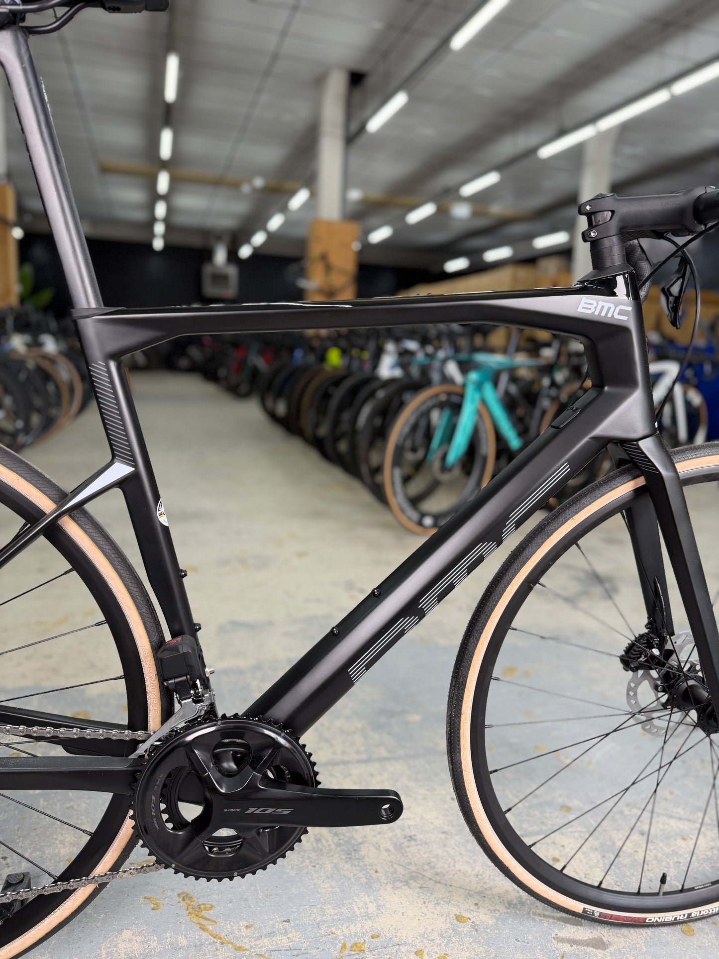 NIEUW BMC Roadmachine Four Di2 Carbon Racefiets