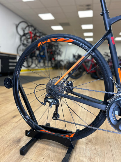 Cube Attain Ultegra Carbon Disc Racefiets