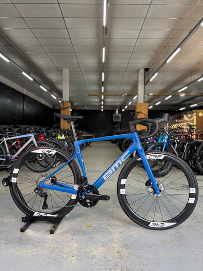 NIEUW BMC Roadmachine TWO Di2 Carbon Racefiets