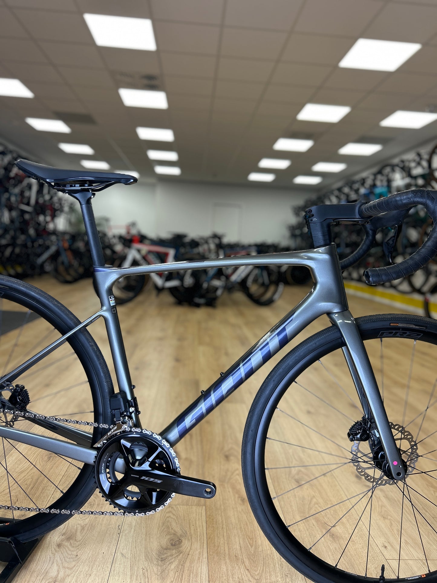 SHOWROOM MODEL 0km Giant Defy Advanced 1 Di2 Carbon Racefiets
