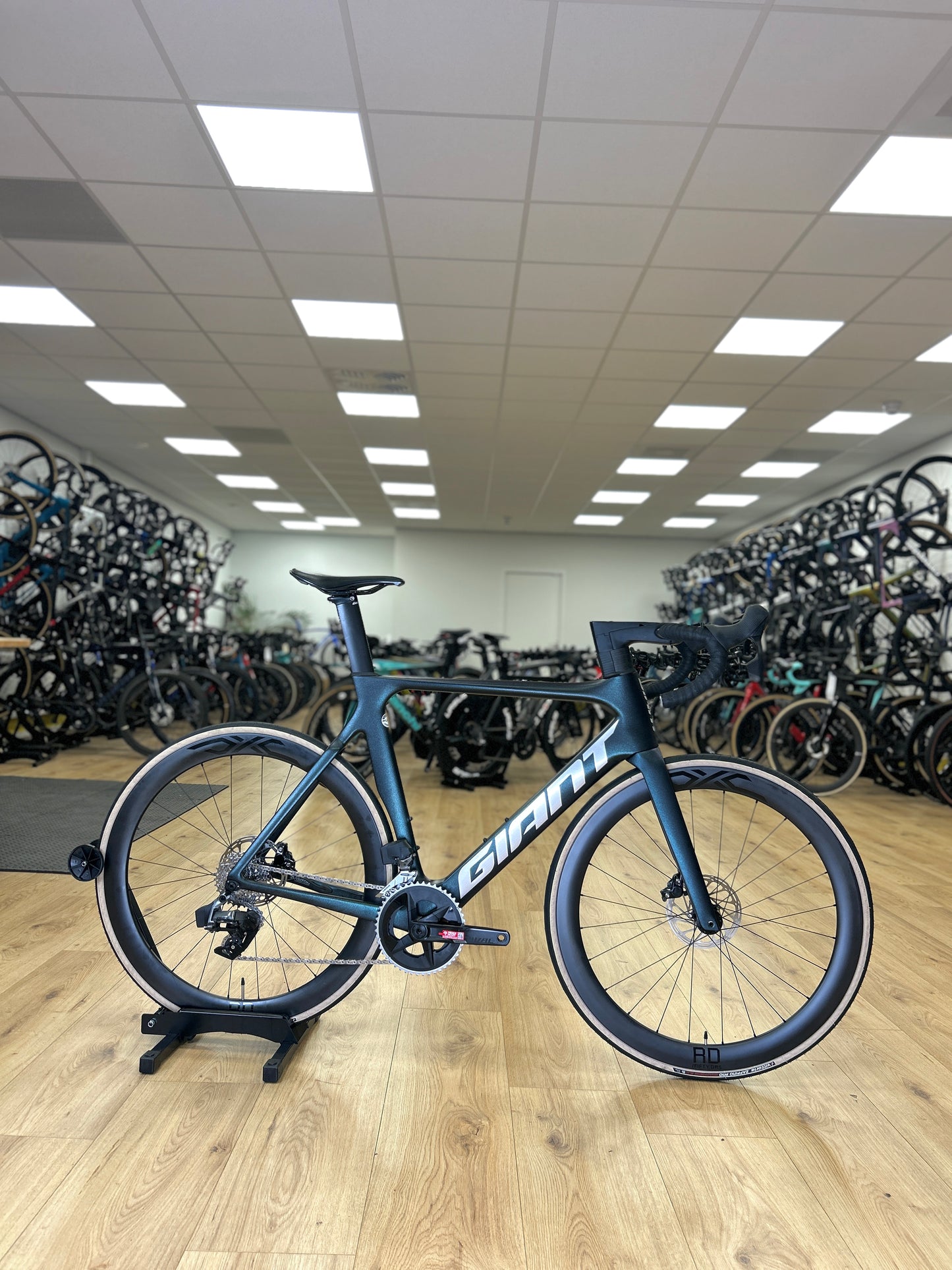 Giant Propel Advanced 1 AXS Carbon Road Bike
