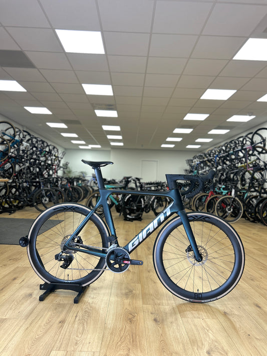 Giant Propel Advanced 1 AXS Carbon Road Bike