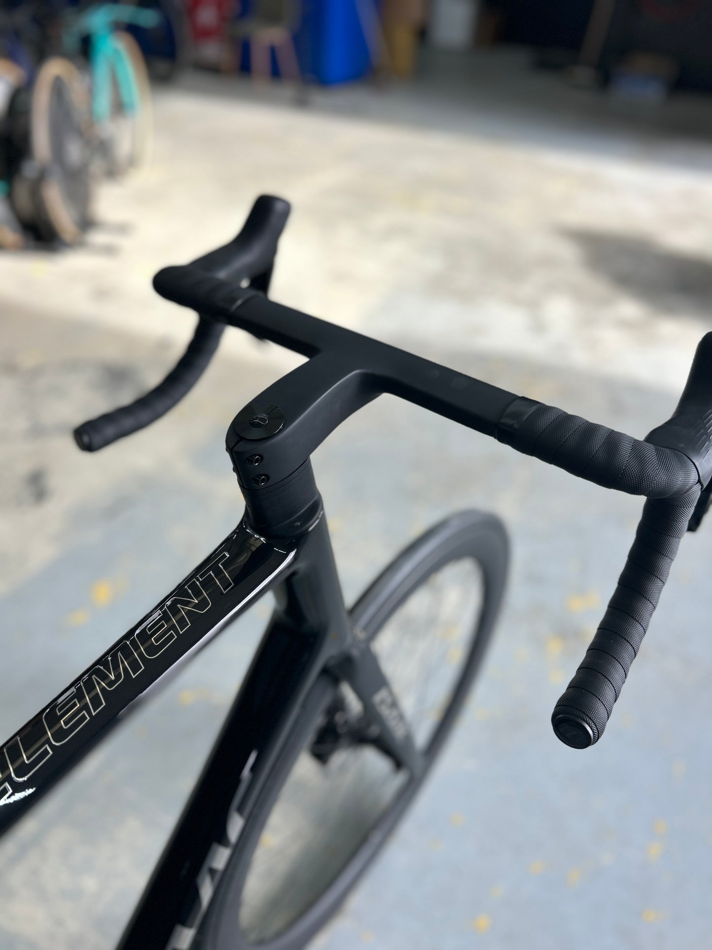 NEW Isaac Element Di2 Carbon Road Bike