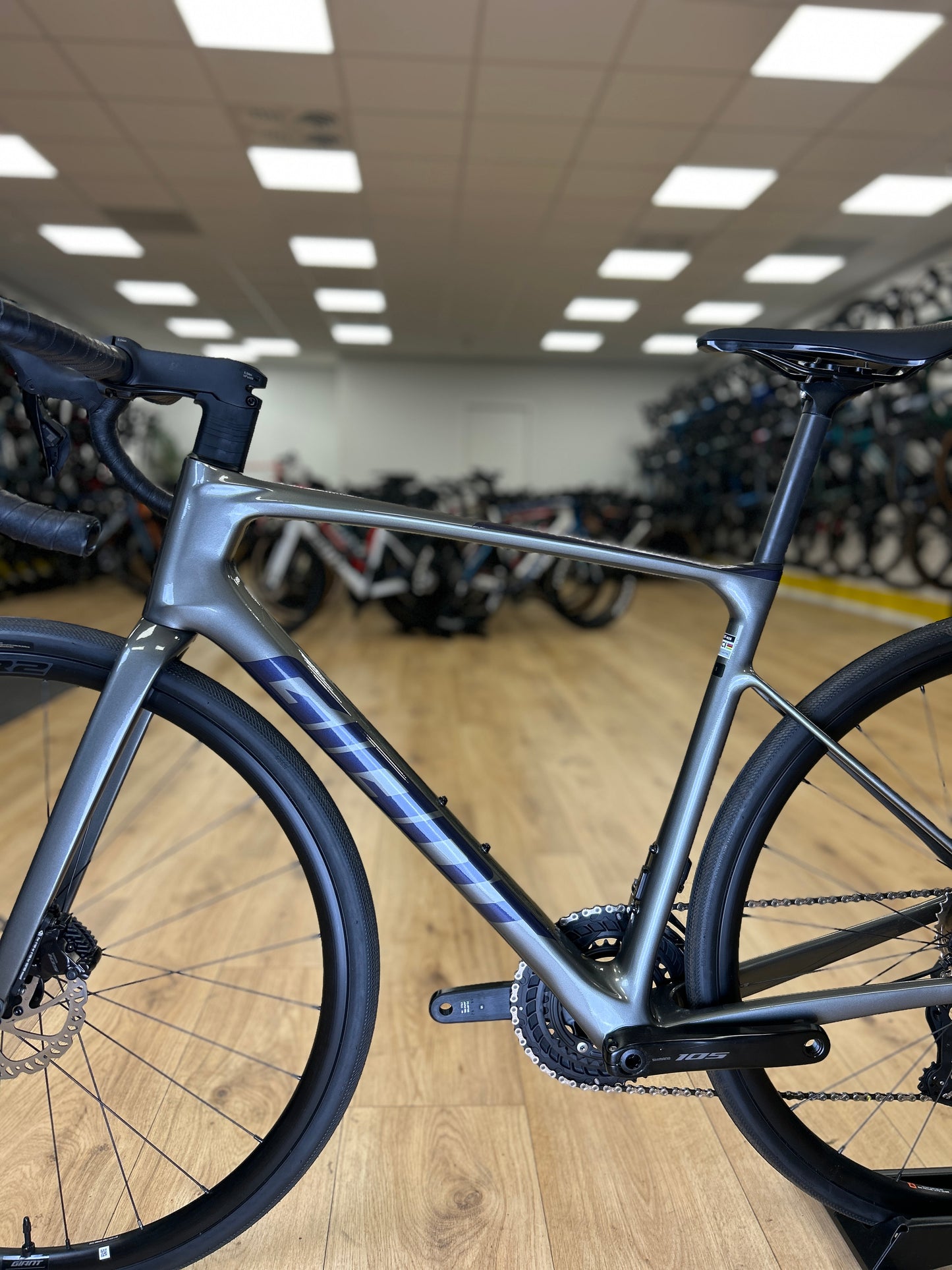 SHOWROOM MODEL 0km Giant Defy Advanced 1 Di2 Carbon Racefiets