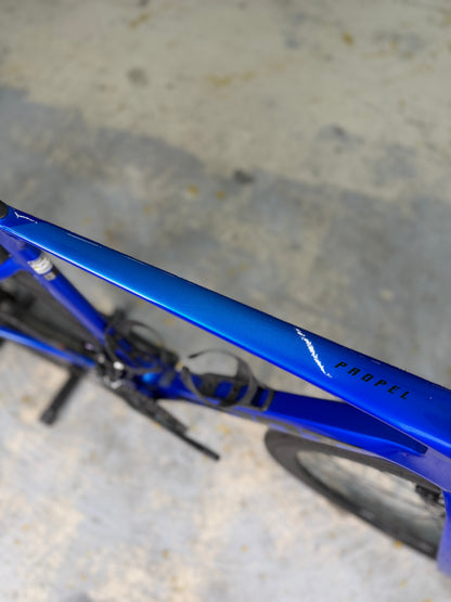 Giant Propel Advanced 2 Carbon Road Bike
