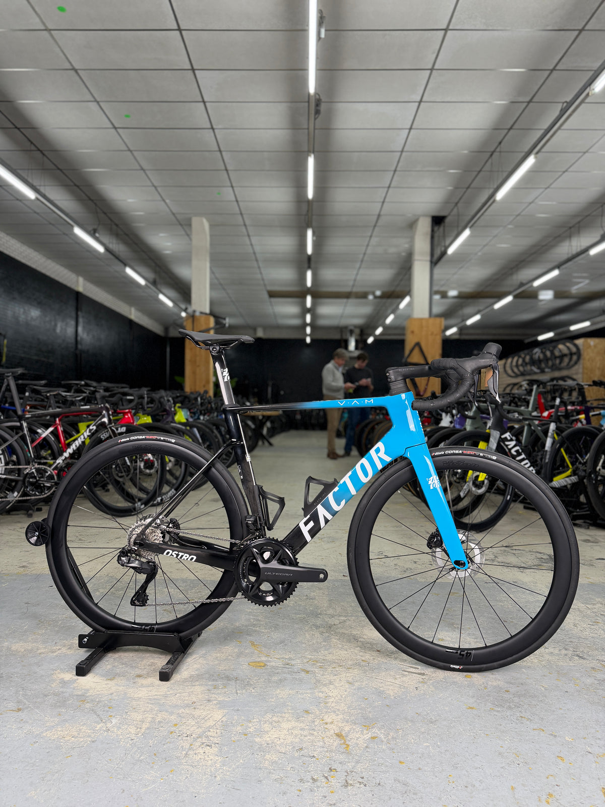 NIEUW Factor Ostro VAM Di2 Carbon Racefiets
