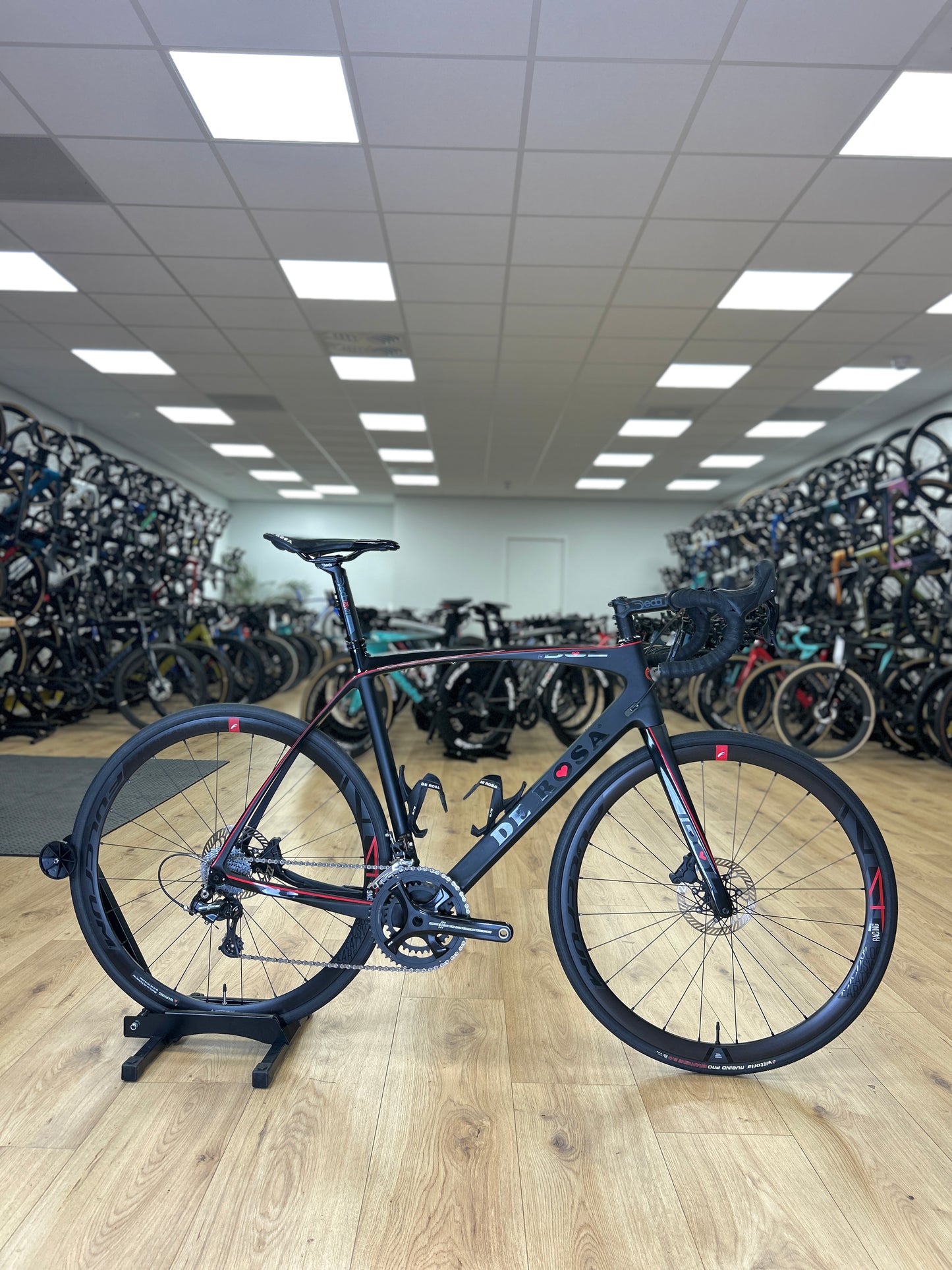 The Rosa Idol Carbon Racing Bike