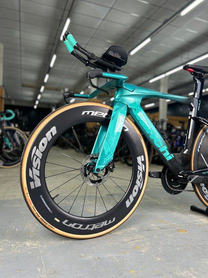 Bianchi Aquila RC Disc Di2 Carbon TT