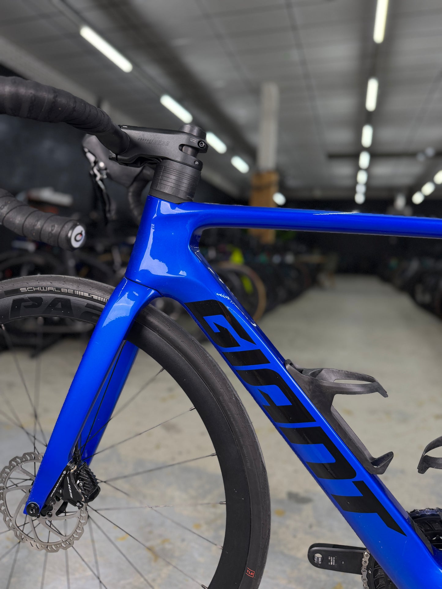 Giant Propel Advanced 2 Carbon Road Bike