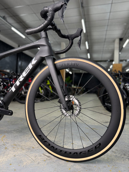 SHOWROOM Trek Domane SLR Di2 Carbon Racefiets