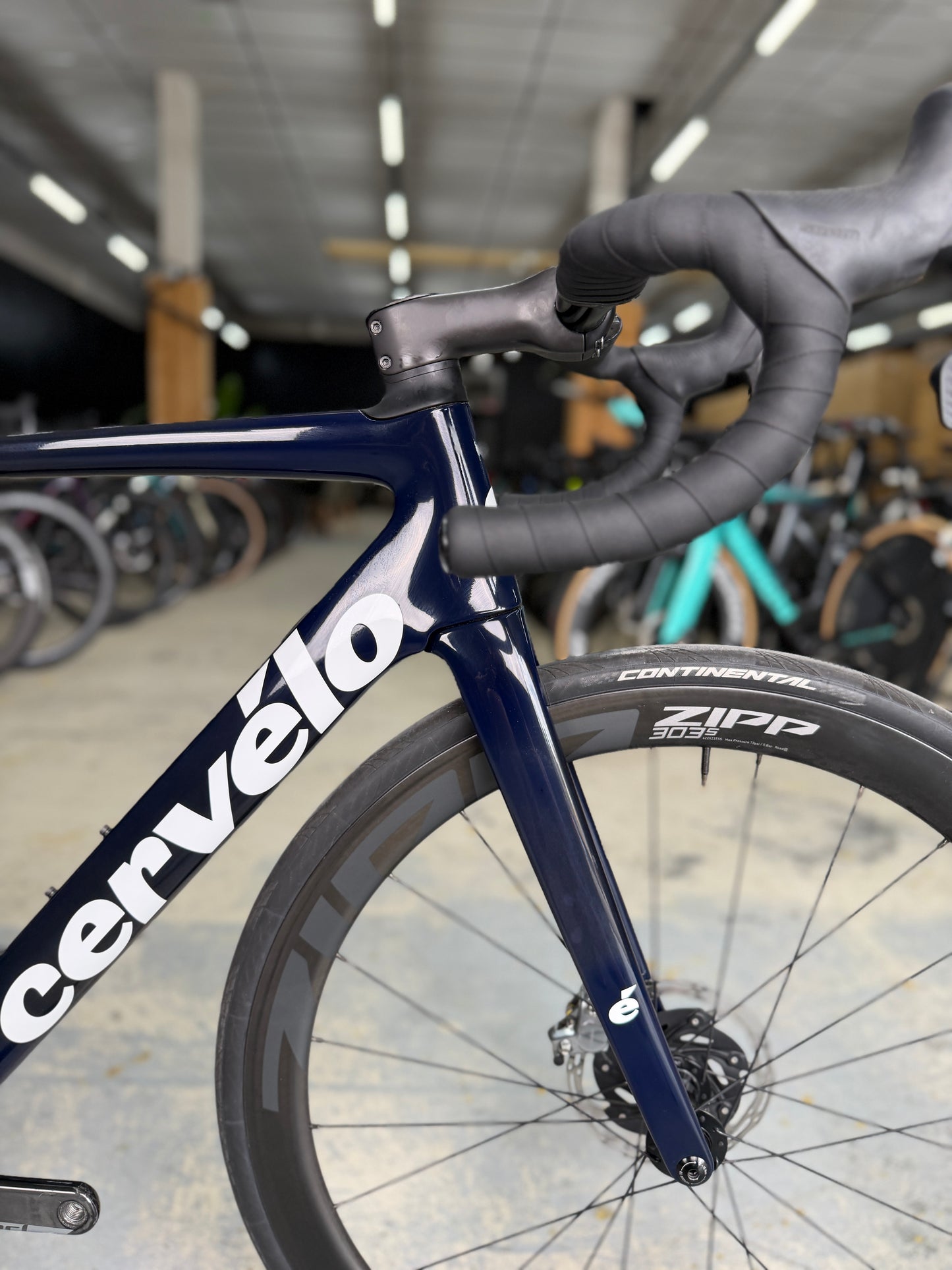 Cervélo Caledonia-5 Red eTap Carbon Racefiets