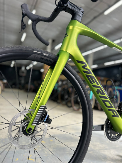 Showroom Model Merida Scultura Endurance GR 8000 Carbon Road Bike