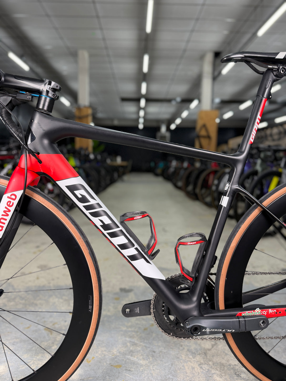 Giant Defy SL Di2 Carbon Road Bike