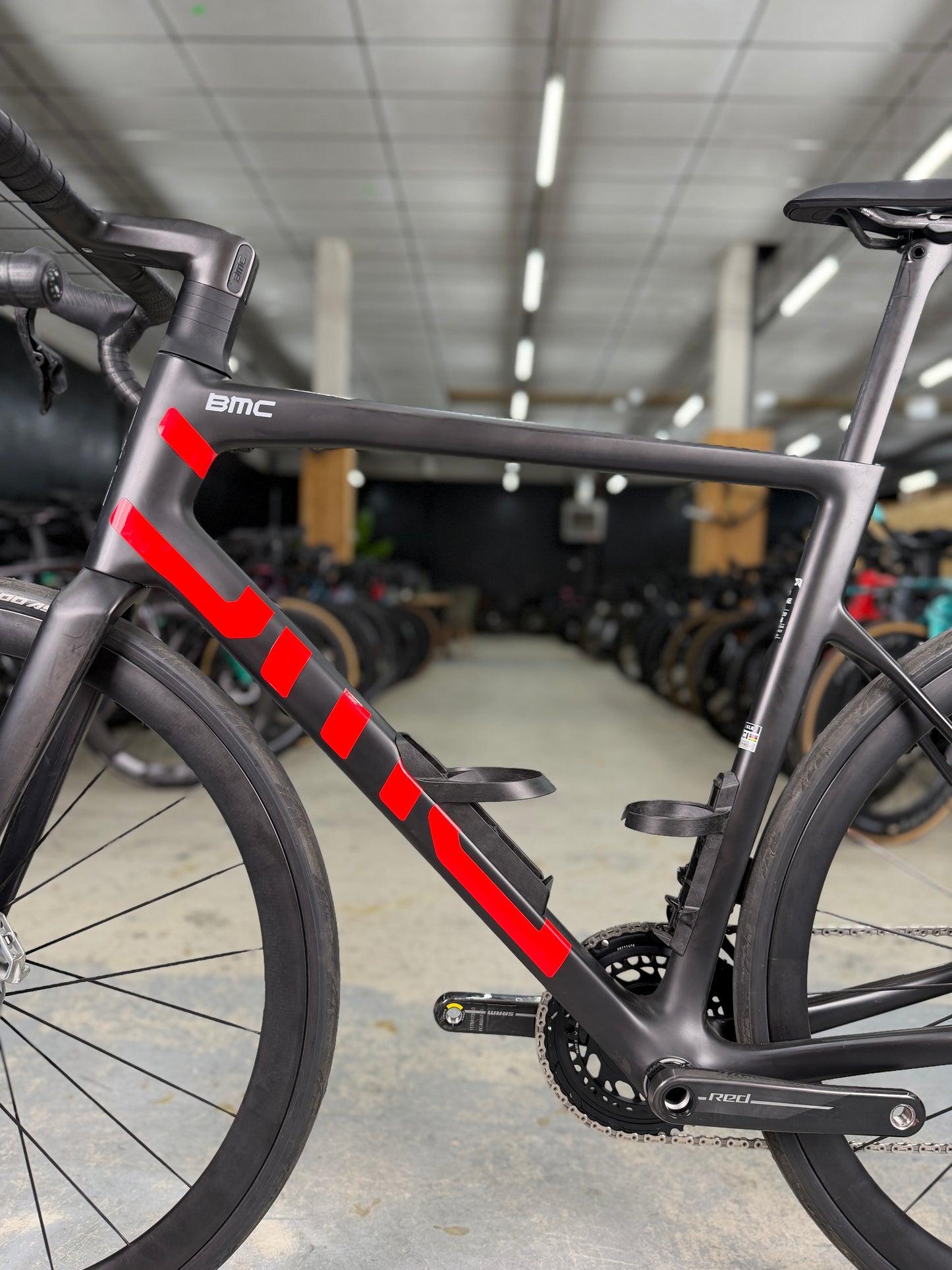 NIEUW BMC Teammachine SLR 01 ONE Red eTap Carbon Racefiets