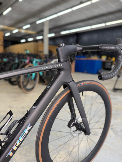 1000km Trek Madone SLR7 Di2 Carbon Racefiets
