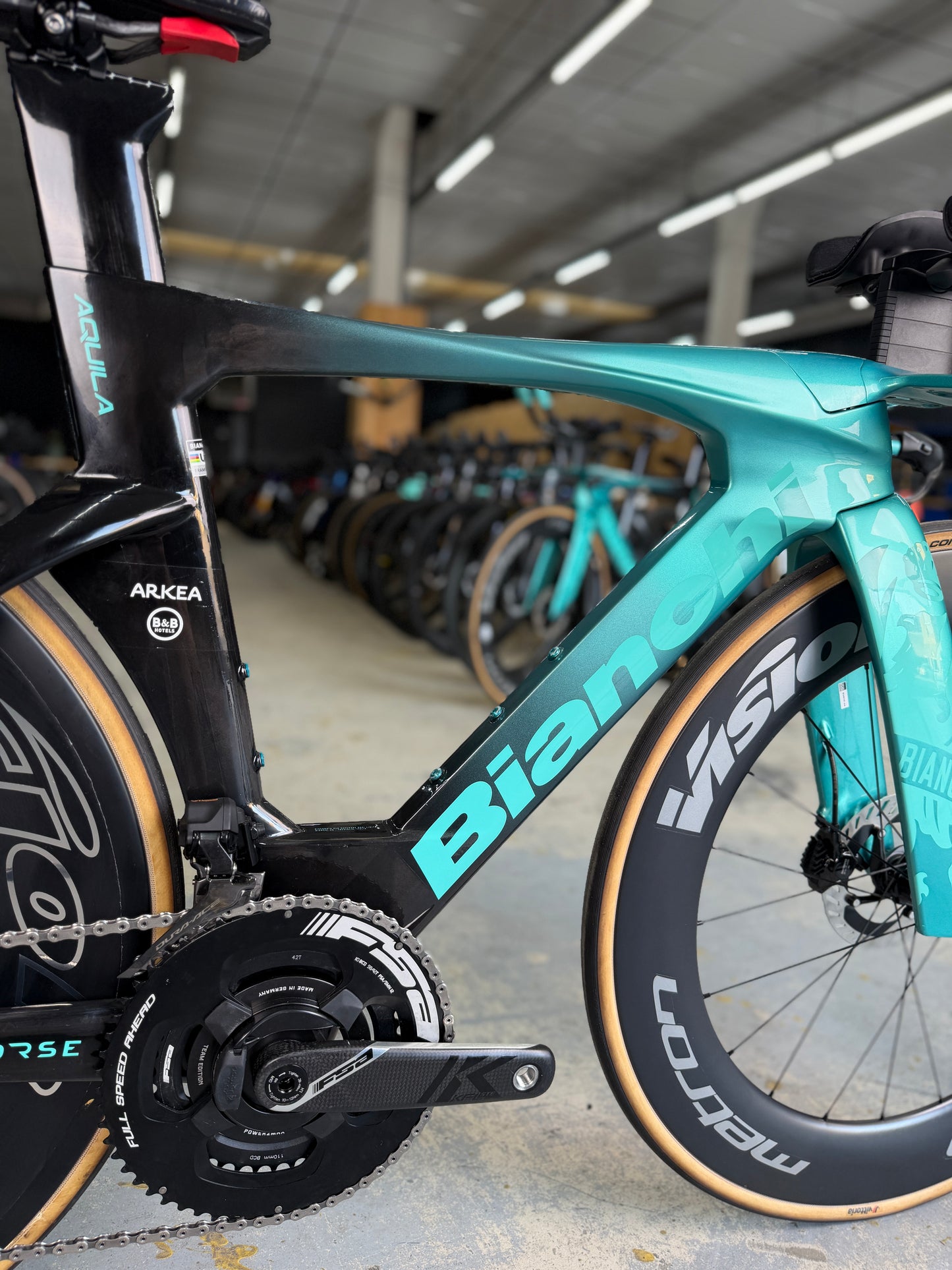 Bianchi Aquila RC Disc Di2 Carbon TT