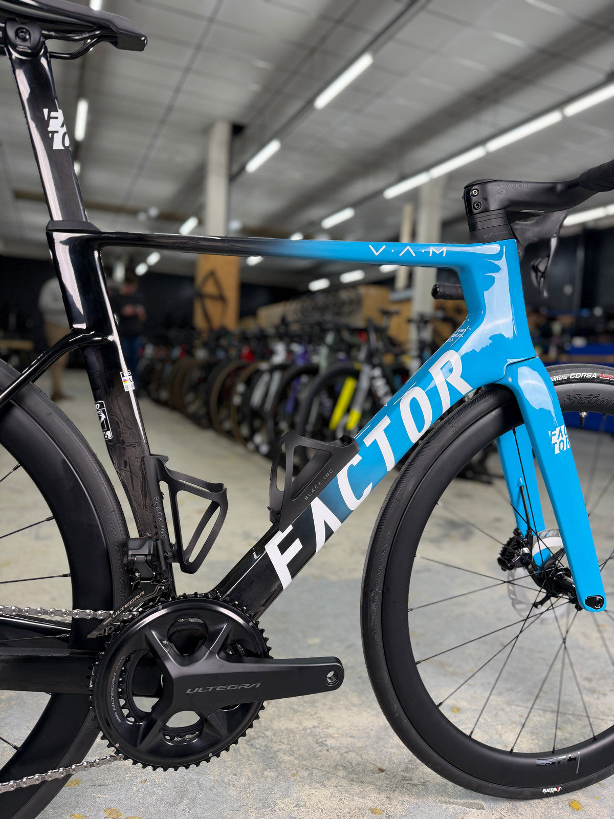 NIEUW Factor Ostro VAM Di2 Carbon Racefiets