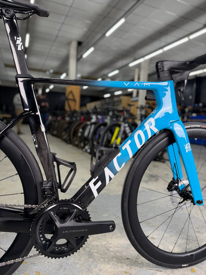 NIEUW Factor Ostro VAM Di2 Carbon Racefiets