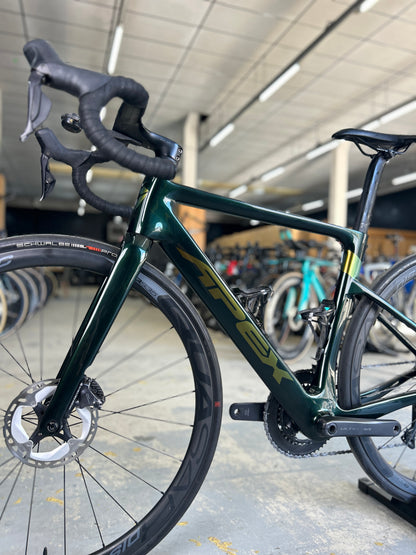 Apex Soniq Di2 Carbon Road Bike
