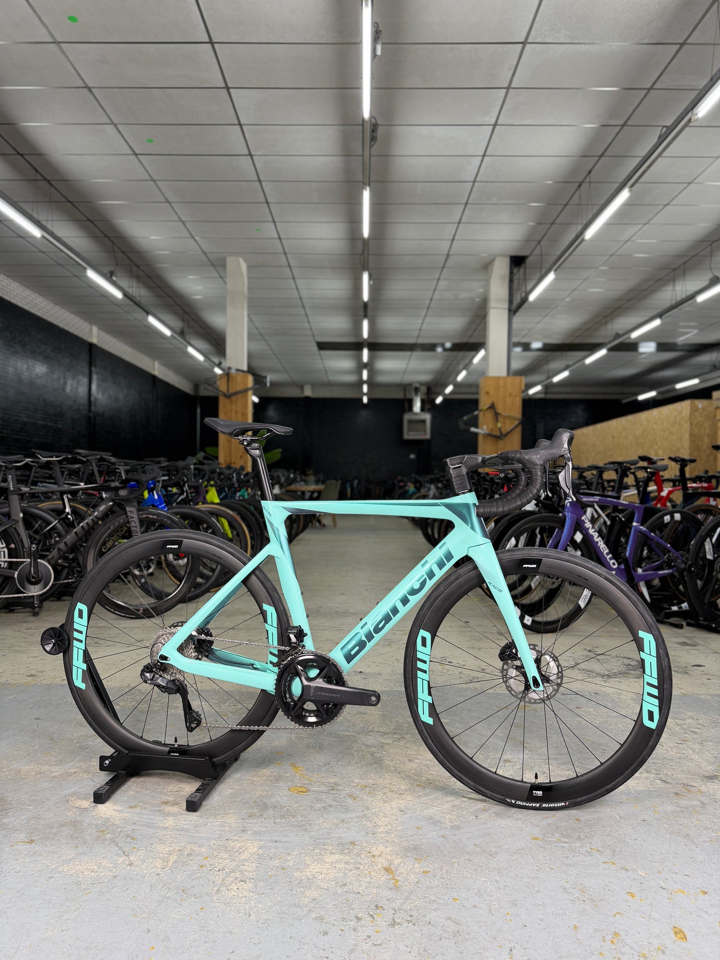 Bianchi Oltre Race Di2 Carbon Road Bike
