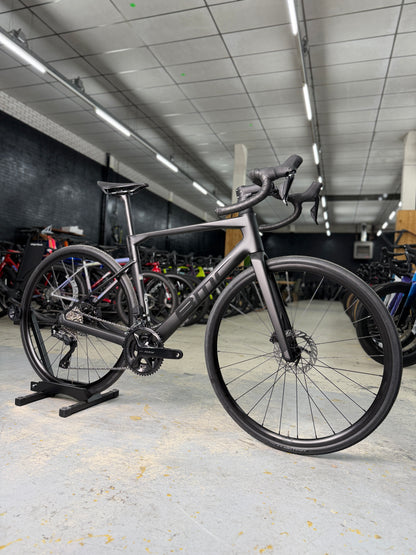 NIEUW BMC Roadmachine TWO Di2 Carbon Racefiets