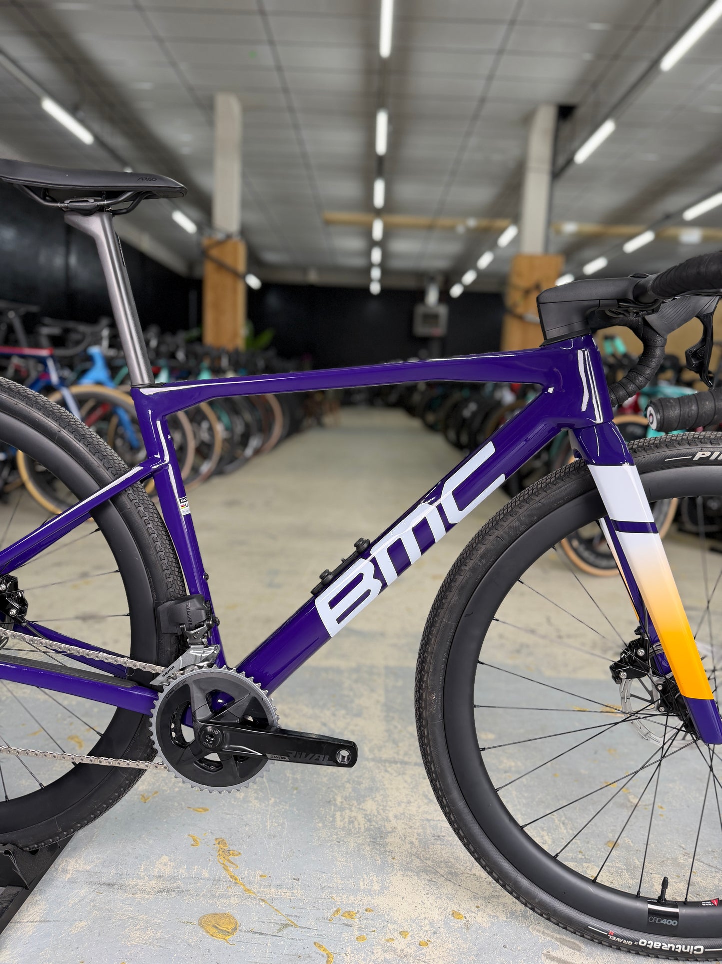 1000km BMC Kaius 01 THREE AXS Gravel Fiets