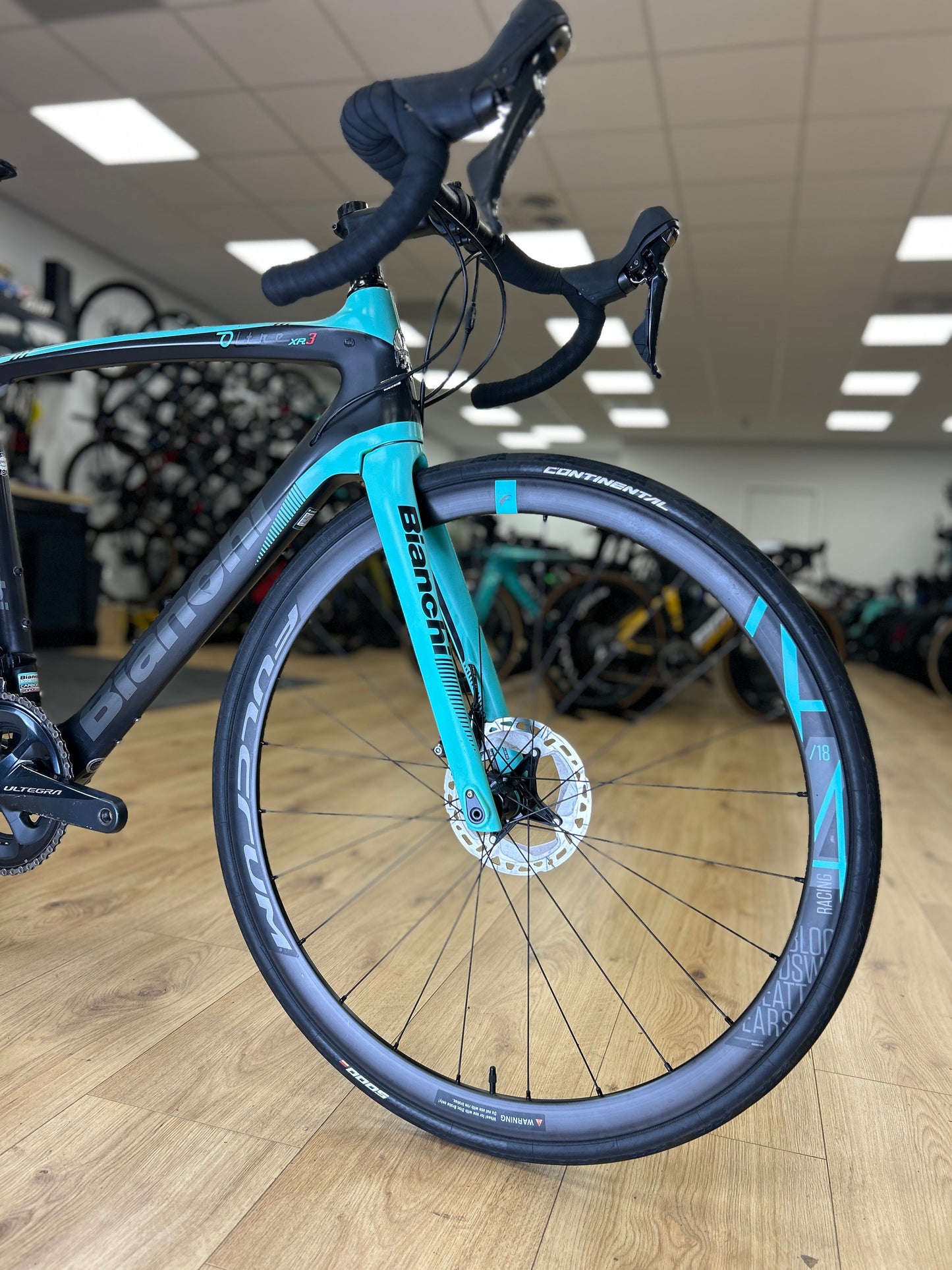 Bianchi Oltre XR3 Disc Carbon Road Bike